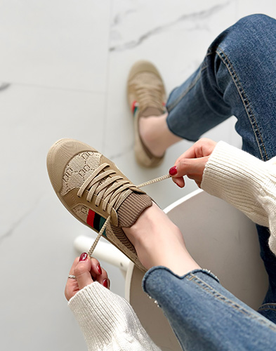 하루 종일 신어도 편안한 최고급 쿠션 데일리 운동화 1A8ZG8