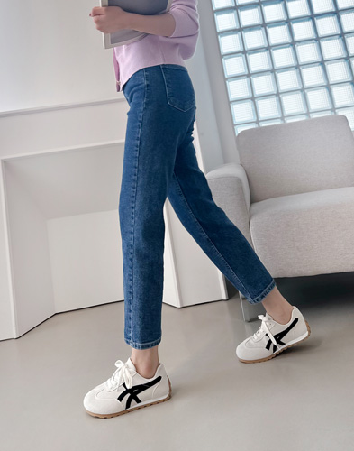 하루 종일 신어도 편안한 최고급 쿠션 데일리 운동화 1A8ZG8