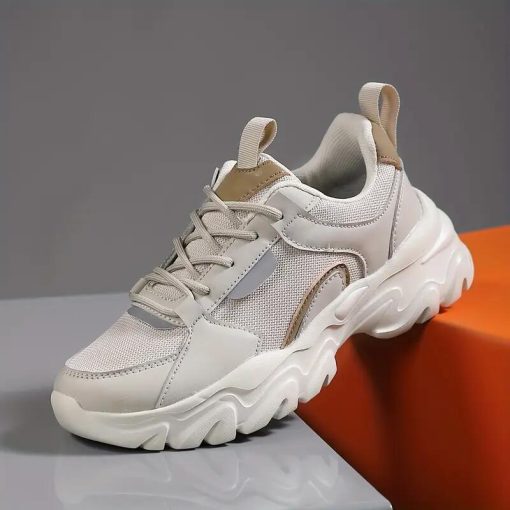 스타일과 편안함을 모두 고려한 데일리 필수 스니커즈 SG-002